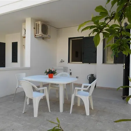 White Fronte Mare Baia Holiday home *