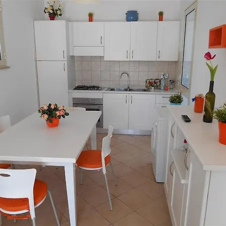 White Fronte Mare Baia