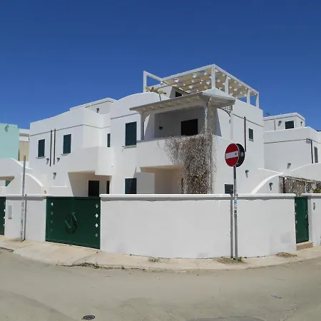 펜션 White Fronte Mare Baia